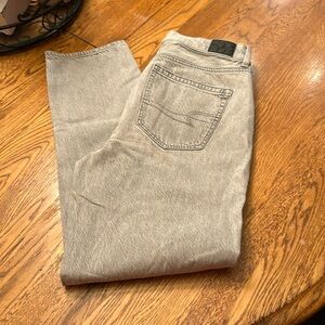 American Eagle Mom, straight jeans